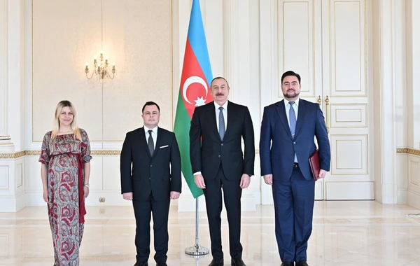 İlham Əliyev Moldovanın ölkəmizə yeni təyin olunan səfirini qəbul etdi - YENİLƏNİB - FOTO