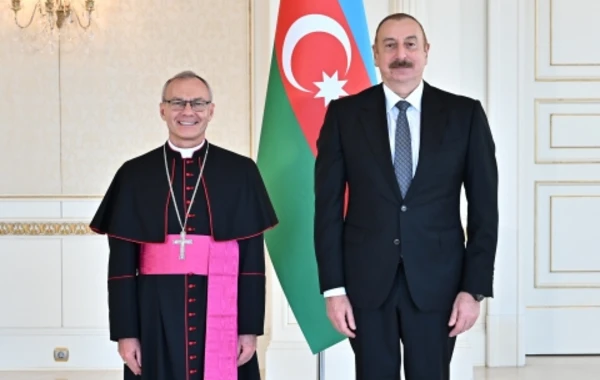 İlham Əliyev Vatikanın Azərbaycanda yeni təyin olunan səfirinin etimadnaməsini qəbul edib - YENİLƏNİB - FOTO
