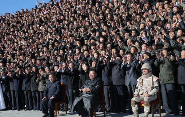 Ким Чен Ын во второй раз появился на публике со своей дочерью - ФОТО