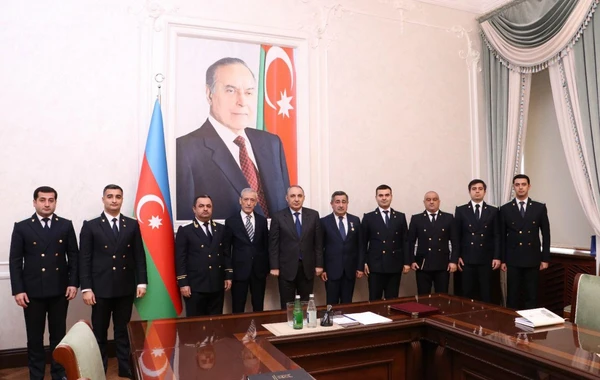 Baş prokuror yüksək vəzifəli əməkdaşları təqaüdə göndərdi - FOTO