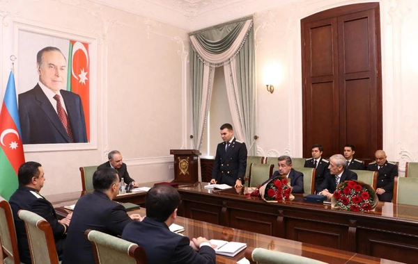 Baş prokuror yüksək vəzifəli əməkdaşları təqaüdə göndərdi - FOTO