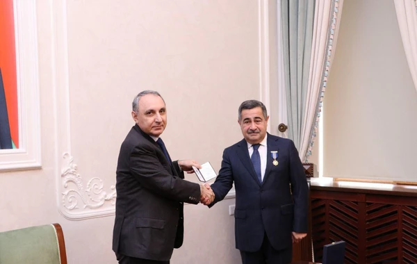 Baş prokuror yüksək vəzifəli əməkdaşları təqaüdə göndərdi - FOTO