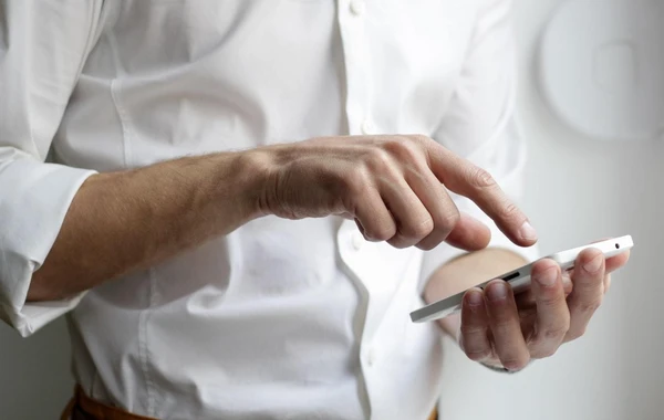 Azərbaycanda mobil telefonlarla bağlı bunu etmək QADAĞAN EDİLİR