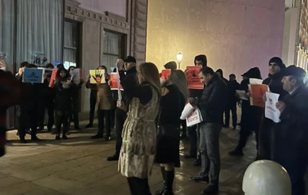 В Баку прошла акция протеста против антитурецкого фильма - ФОТО