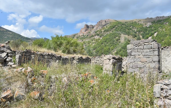 Разрушенное армянами село Армудлу в Кельбаджаре - ФОТО