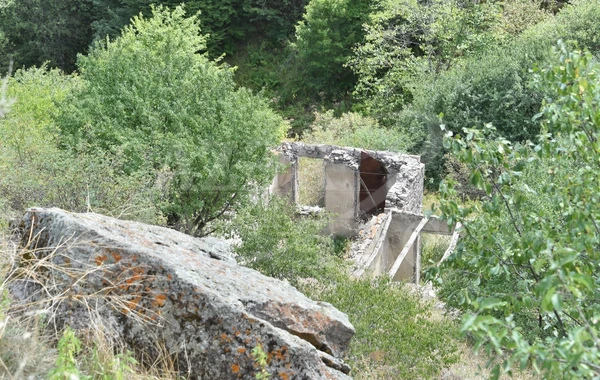 Разрушенное армянами село Армудлу в Кельбаджаре - ФОТО