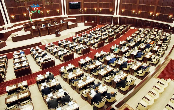 Milli Məclisin növbəti plenar iclası başlayıb