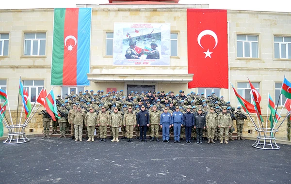 "Qardaş yumruğu" təliminin şəxsi heyəti təltif olunub - FOTO/VİDEO