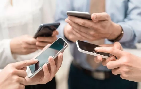 Azərbaycanda mobil telefonlarla bağlı yeni qadağalar tətbiq ediləcək