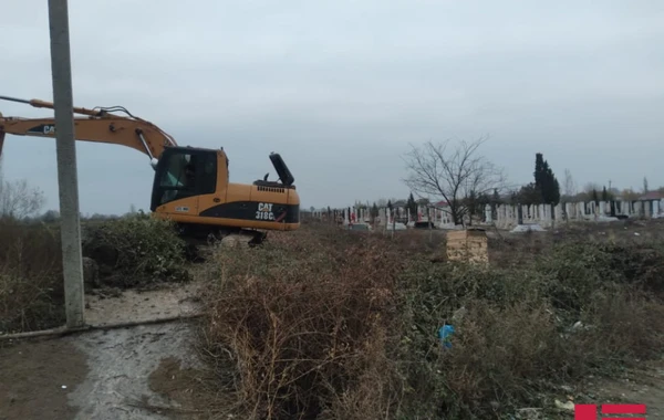 Tərtərdə su kanalı uçub, kənddə həyətləri və əkin sahələrini su basıb - FOTO