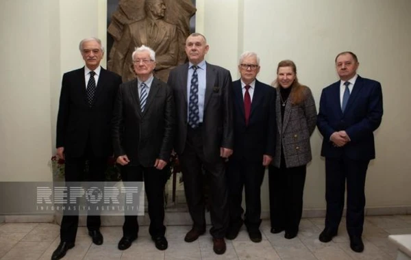 Moskvada Heydər Əliyevin xatirəsi anılıb - FOTO