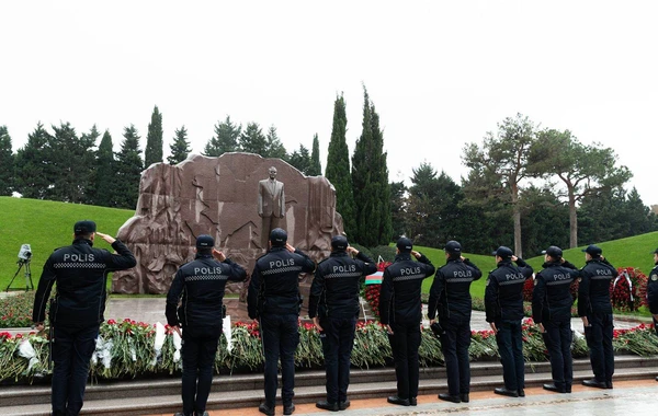 DİN əməkdaşları Fəxri Xiyabanı ziyarət etdi - FOTO