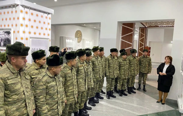 В азербайджанской армии проведен ряд мероприятий по случаю дня памяти общенационального лидера - ФОТО
