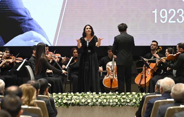 İqtisadiyyat Nazirliyində Heydər Əliyevin anım günü ilə bağlı tədbirlər keçirilib - FOTO