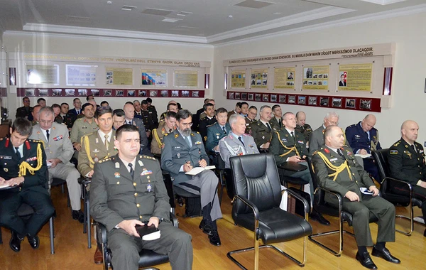 Hərbi attaşelərlə 2022-ci ilin yekununa dair toplantı keçirilib - FOTO