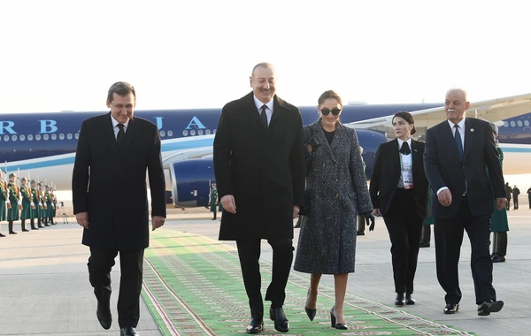 Ильхам Алиев и Мехрибан Алиева отправились с визитом в Туркменистан - ФОТО
