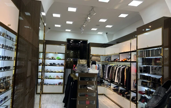 Bakıda kişi geyimləri mağazasının fəaliyyəti məhdudlaşdırıldı - FOTO/VİDEO