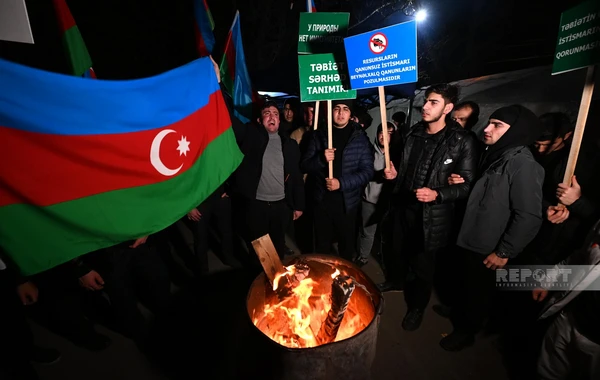 Акция протеста на дороге Ханкенди - Лачын продолжится и этой ночью - ФОТО
