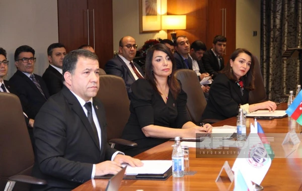 Vəkillər Kollegiyası Rəyasət Heyətinin yeni tərkibdə ilk iclası keçirilib - FOTO