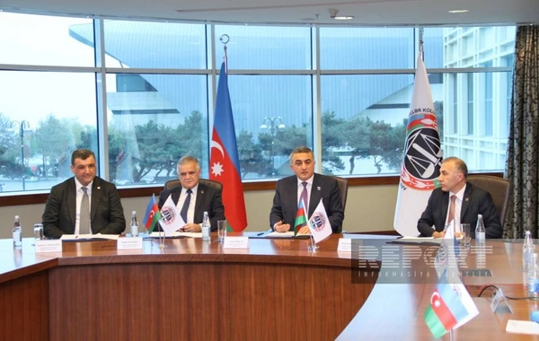 Vəkillər Kollegiyası Rəyasət Heyətinin yeni tərkibdə ilk iclası keçirilib - FOTO