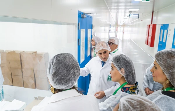 Ведущие эндокринологи посетили фармацевтический завод "R-Pharm" в Баку - ФОТО
