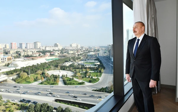Ильхам Алиев и Мехрибан Алиева приняли участие в открытии отеля The Ritz-Carlton Baku - ОБНОВЛЕНО + ФОТО