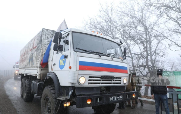 По дороге в Ханкенди беспрепятственно проехали автомобили снабжения миротворцев - ОБНОВЛЕНО + ПРЯМОЙ ЭФИР