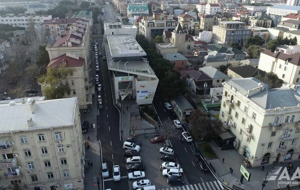 Bakının Fərid Ələkbərov küçəsinin bir hissəsi təmir edilib - FOTO/VİDEO