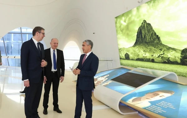 Serbiya Prezidenti Heydər Əliyev Mərkəzi ilə tanış olub - FOTO