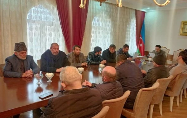 Azərbaycanda daha bir qrup dindar İranın siyasətinə etiraz bəyanatı qəbul edib - FOTO