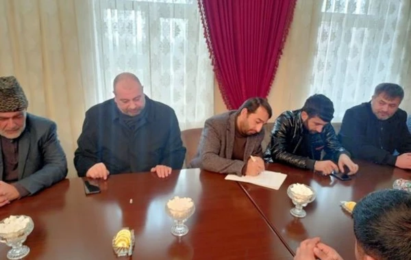 Azərbaycanda daha bir qrup dindar İranın siyasətinə etiraz bəyanatı qəbul edib - FOTO