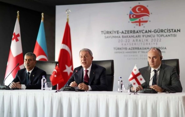 Kayseridə üçtərəfli görüşün nəticələrinə dair yekun sənəd imzalandı - FOTO