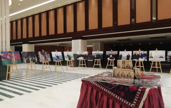 Türkiyə Prezident Administrasiyasında Azərbaycan Prezidenti ilə bağlı fotosərgi nümayiş olunub - FOTO