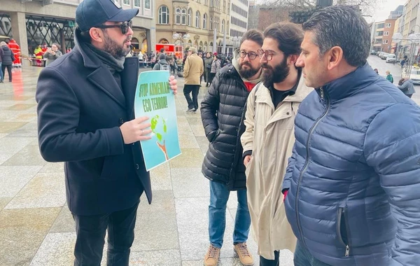 Almaniyada Xankəndi yolunda ekoloji terrora etiraz edənlərə dəstək aksiyası keçirilib - FOTO