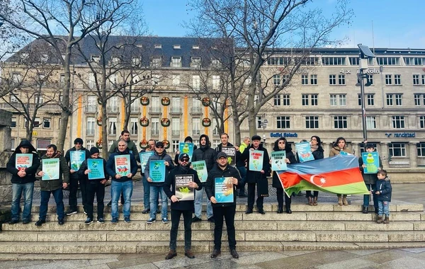 Almaniyada Xankəndi yolunda ekoloji terrora etiraz edənlərə dəstək aksiyası keçirilib - FOTO