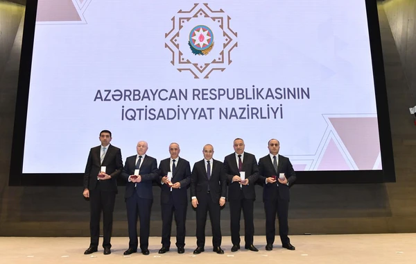 İqtisadiyyat Nazirliyinin təltif olunmuş əməkdaşlarına orden və medallar təqdim edilib - FOTO