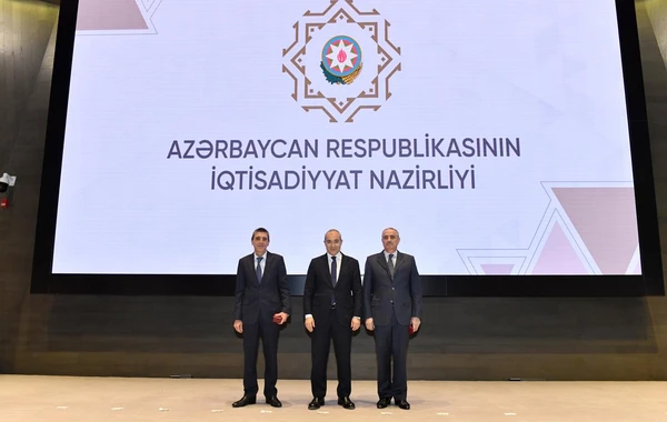 İqtisadiyyat Nazirliyinin təltif olunmuş əməkdaşlarına orden və medallar təqdim edilib - FOTO