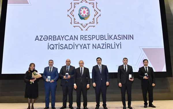 İqtisadiyyat Nazirliyinin təltif olunmuş əməkdaşlarına orden və medallar təqdim edilib - FOTO