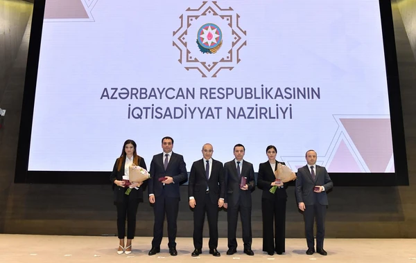 İqtisadiyyat Nazirliyinin təltif olunmuş əməkdaşlarına orden və medallar təqdim edilib - FOTO