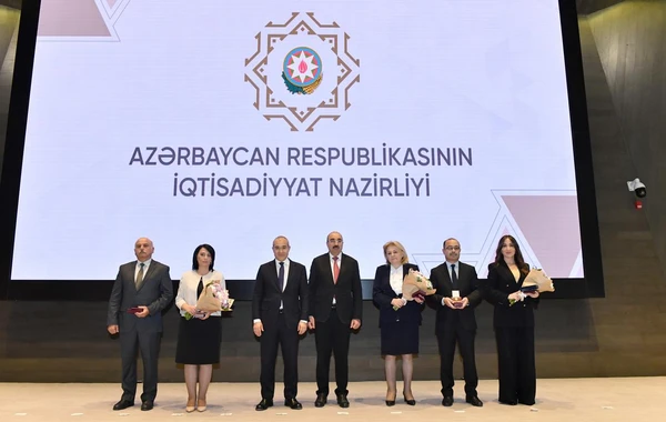 İqtisadiyyat Nazirliyinin təltif olunmuş əməkdaşlarına orden və medallar təqdim edilib - FOTO