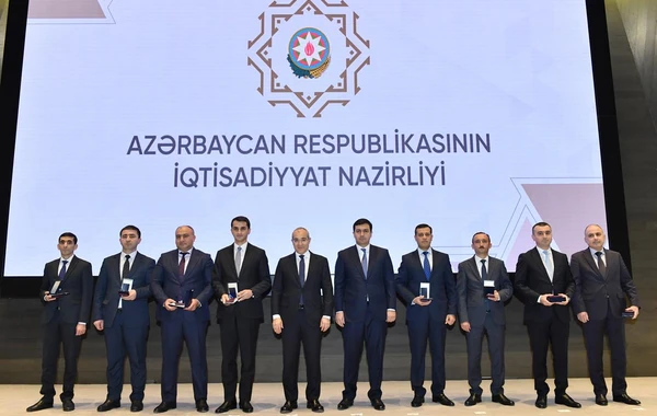 İqtisadiyyat Nazirliyinin təltif olunmuş əməkdaşlarına orden və medallar təqdim edilib - FOTO