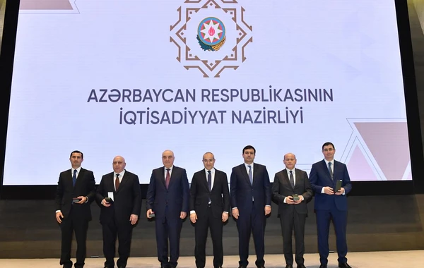 İqtisadiyyat Nazirliyinin təltif olunmuş əməkdaşlarına orden və medallar təqdim edilib - FOTO