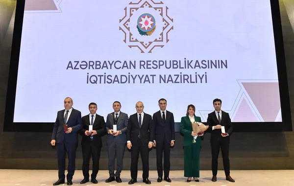 İqtisadiyyat Nazirliyinin təltif olunmuş əməkdaşlarına orden və medallar təqdim edilib - FOTO