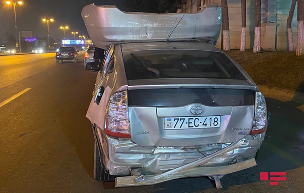 Bakıda "Prius"lar toqquşub, xəsarət alan var - FOTO