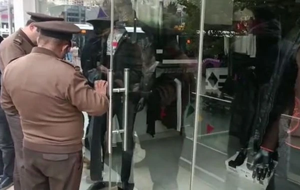 Bakıda kişi geyimləri mağazasının fəaliyyəti dayandırıldı - FOTO
