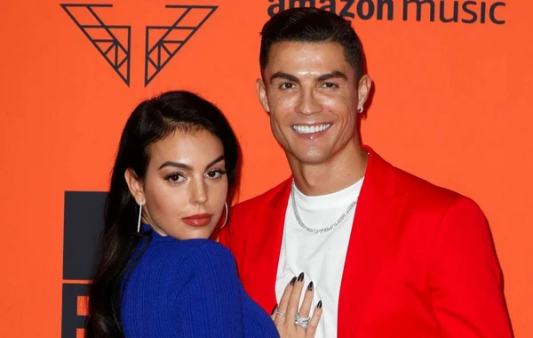 Sevgilisindən Ronaldoya 629 minlik hədiyyə - VİDEO