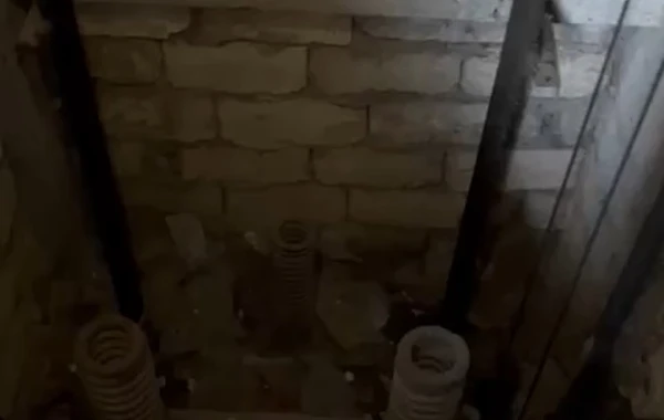 МЧС выявило опасный лифт в Баку - ВИДЕО