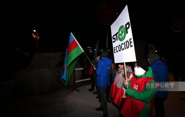 Акция протеста на дороге Ханкенди - Лачын продолжается и в вечерние часы - ФОТО