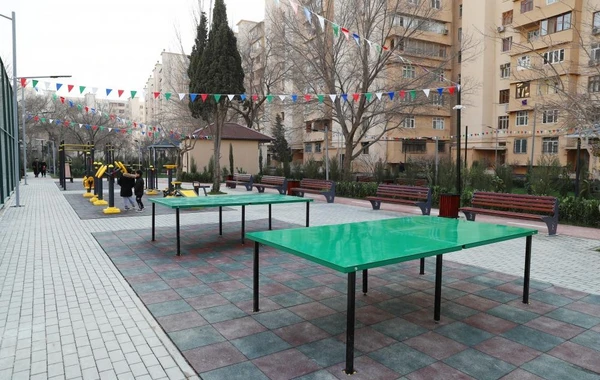 Leyla Əliyeva Bakıda “Bizim həyət” layihəsi çərçivəsində növbəti həyətin açılışında iştirak edib - FOTO