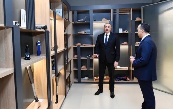Prezident İlham Əliyev Bakıda 5 saylı DOST Mərkəzinin açılışında iştirak edib - FOTO - YENİLƏNİB